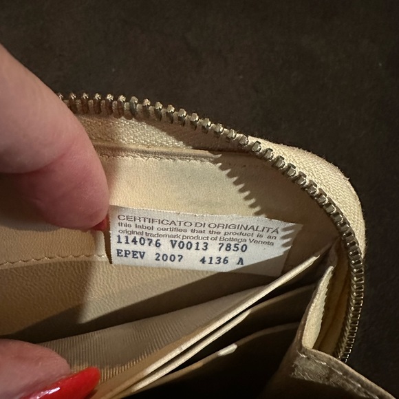 Bottega Veneta Wallet - Picture 3 of 4
